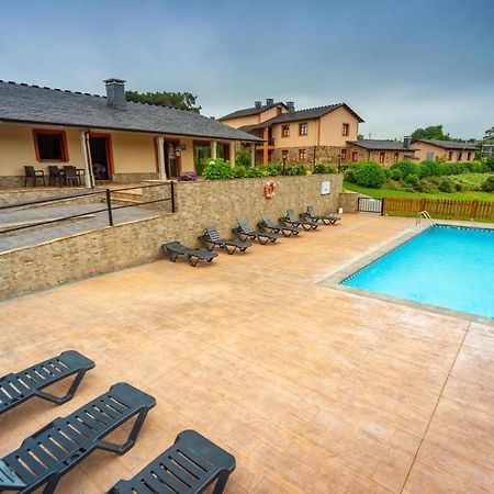 Apartamentos Navalin Тапия-де-Касарьего Экстерьер фото