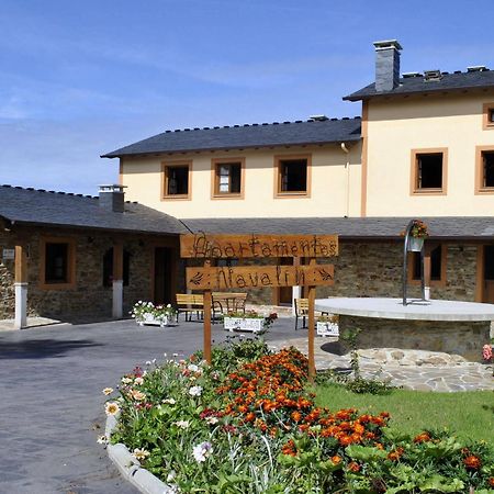 Apartamentos Navalin Тапия-де-Касарьего Экстерьер фото