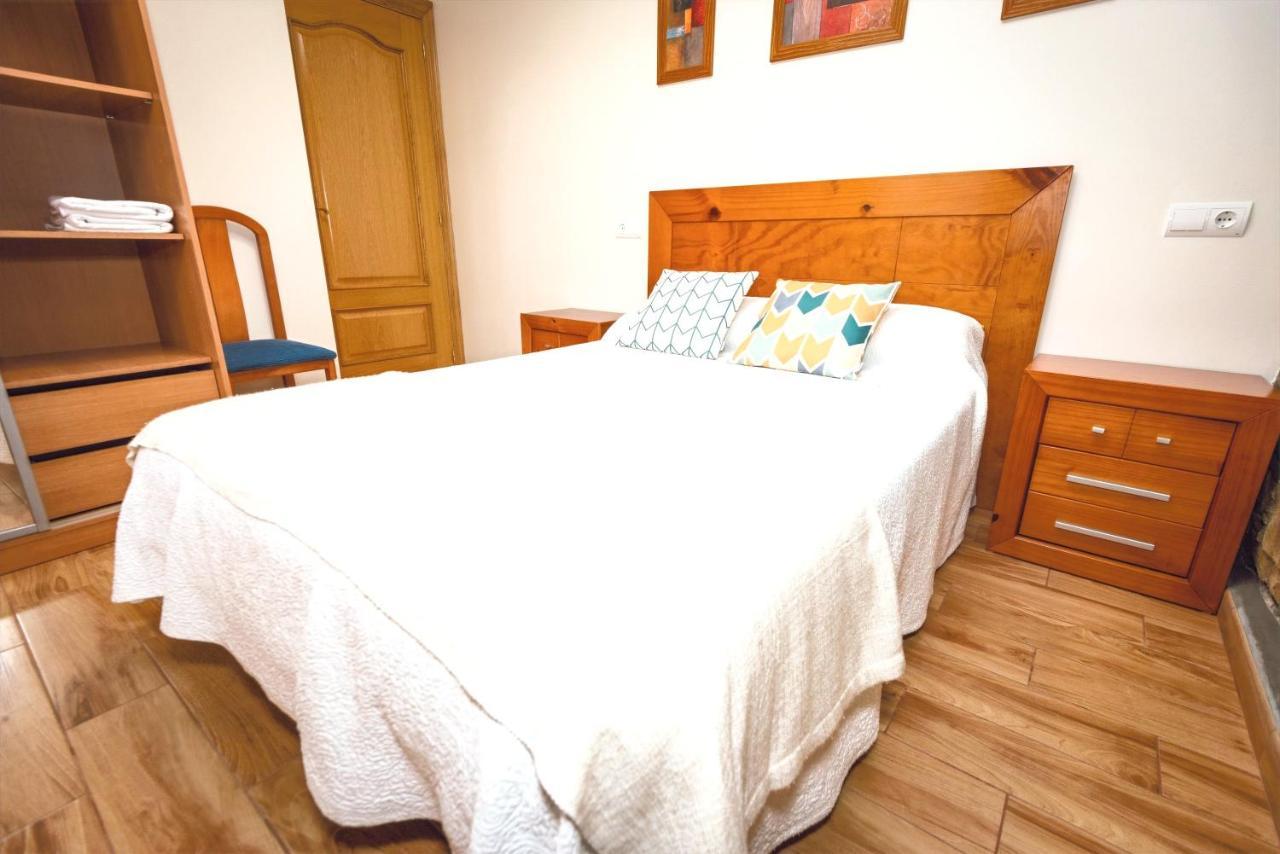 Apartamentos Navalin Тапия-де-Касарьего Экстерьер фото