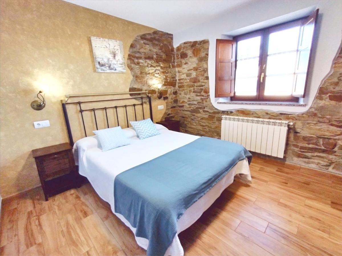 Apartamentos Navalin Тапия-де-Касарьего Экстерьер фото