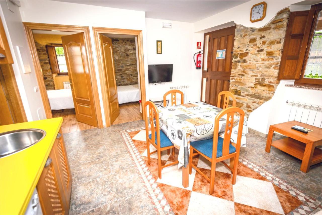 Apartamentos Navalin Тапия-де-Касарьего Экстерьер фото