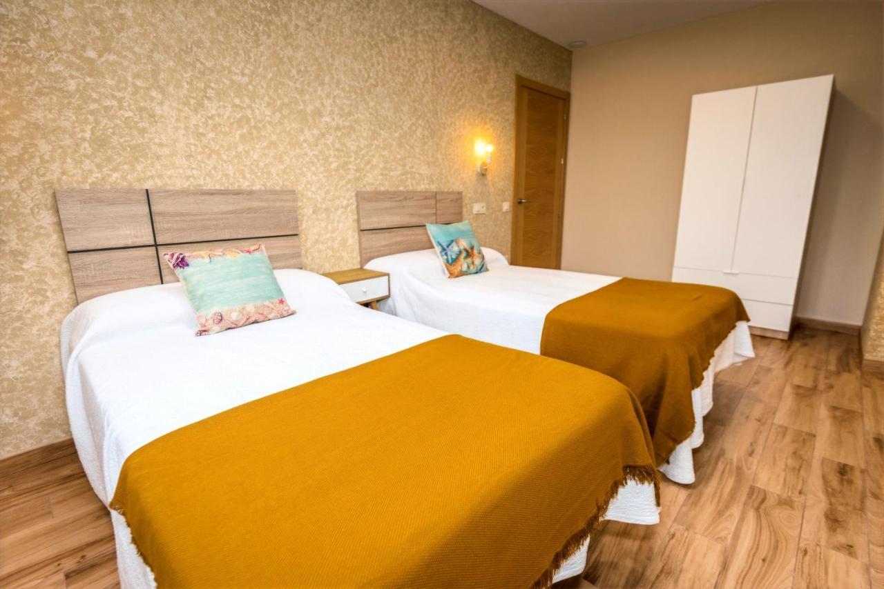 Apartamentos Navalin Тапия-де-Касарьего Экстерьер фото