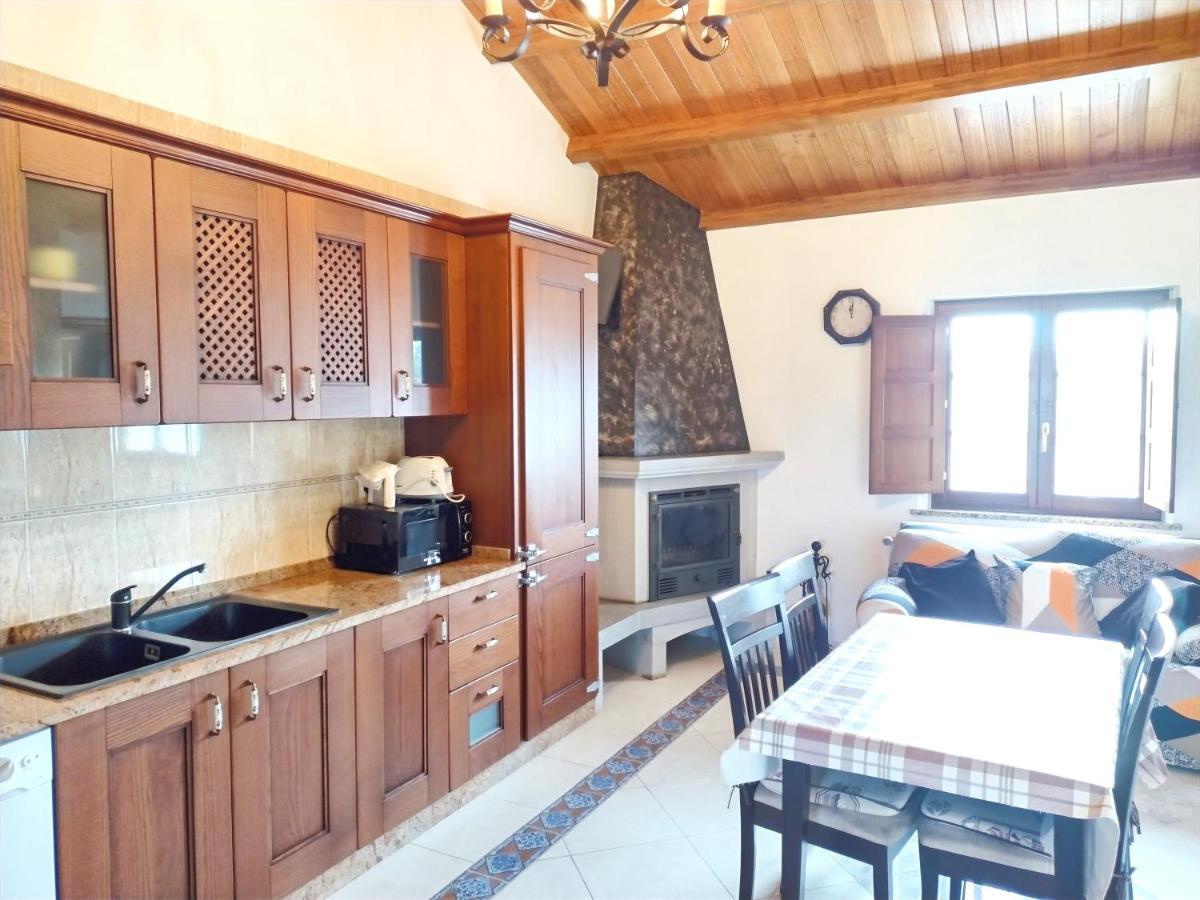 Apartamentos Navalin Тапия-де-Касарьего Экстерьер фото