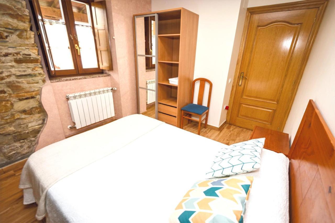 Apartamentos Navalin Тапия-де-Касарьего Экстерьер фото