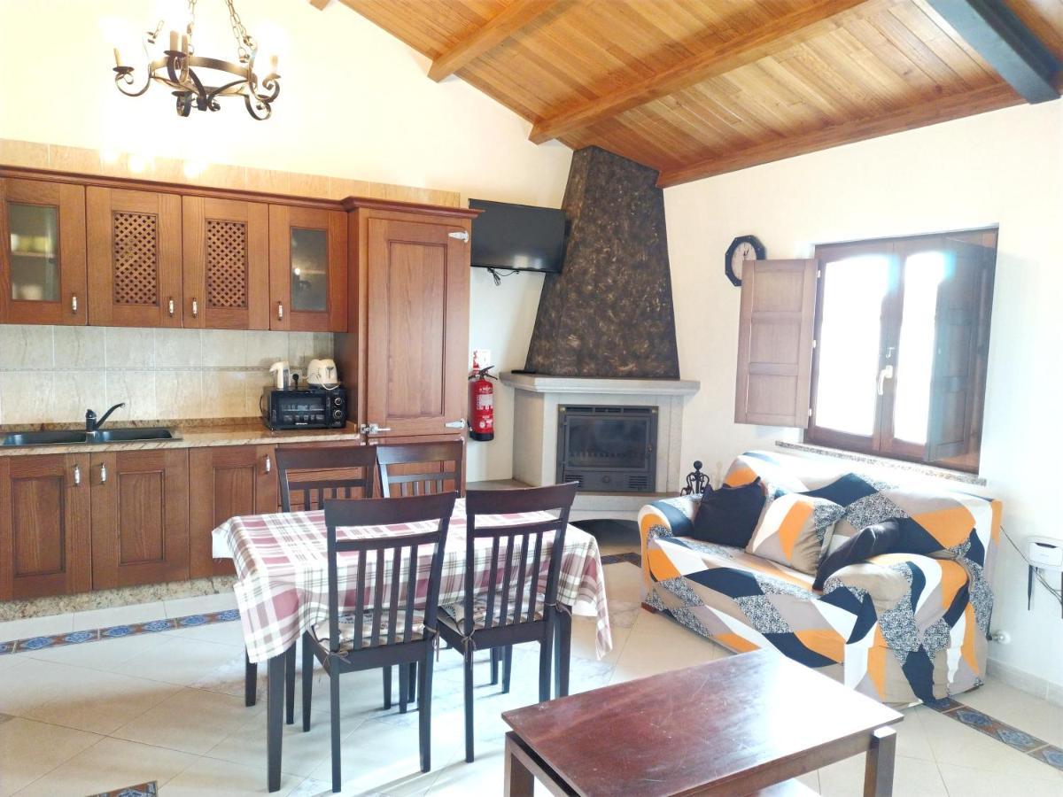 Apartamentos Navalin Тапия-де-Касарьего Экстерьер фото