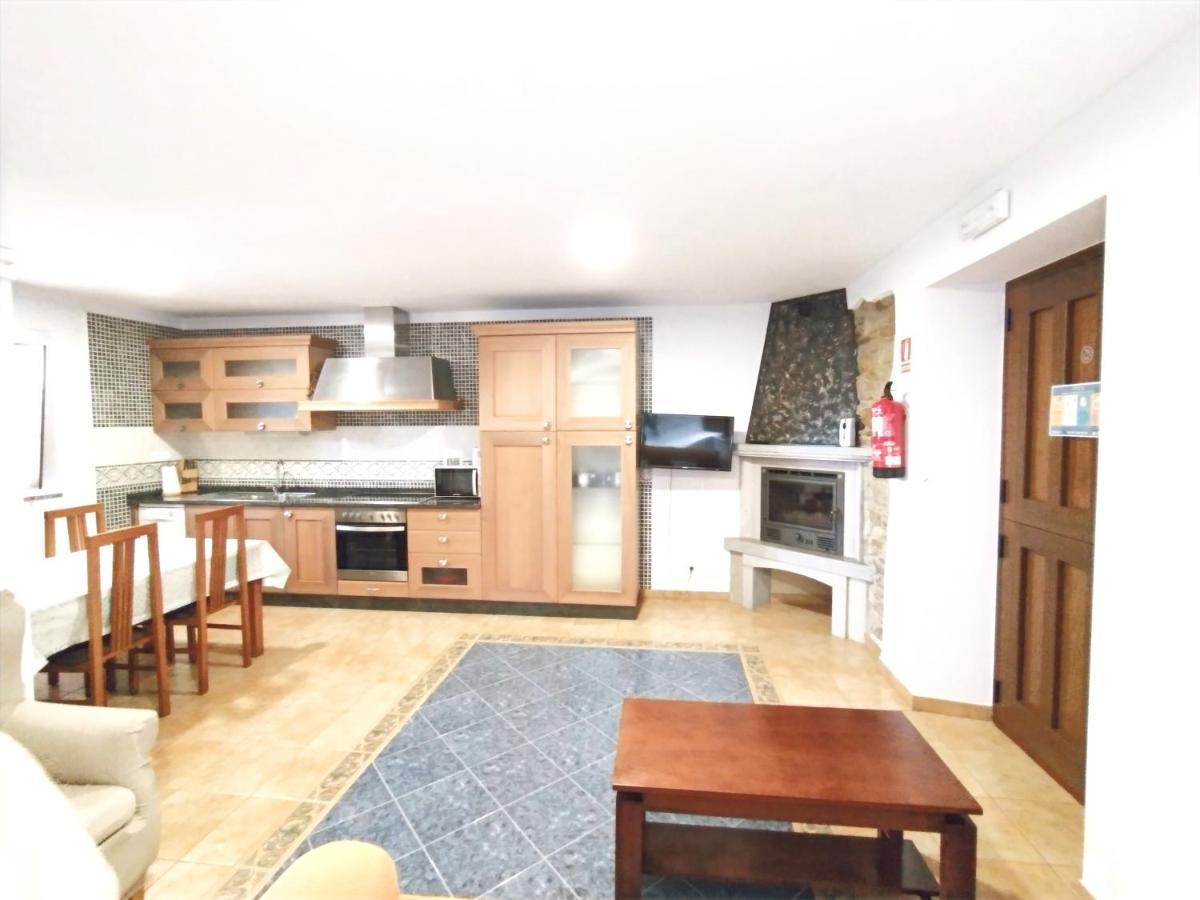 Apartamentos Navalin Тапия-де-Касарьего Экстерьер фото