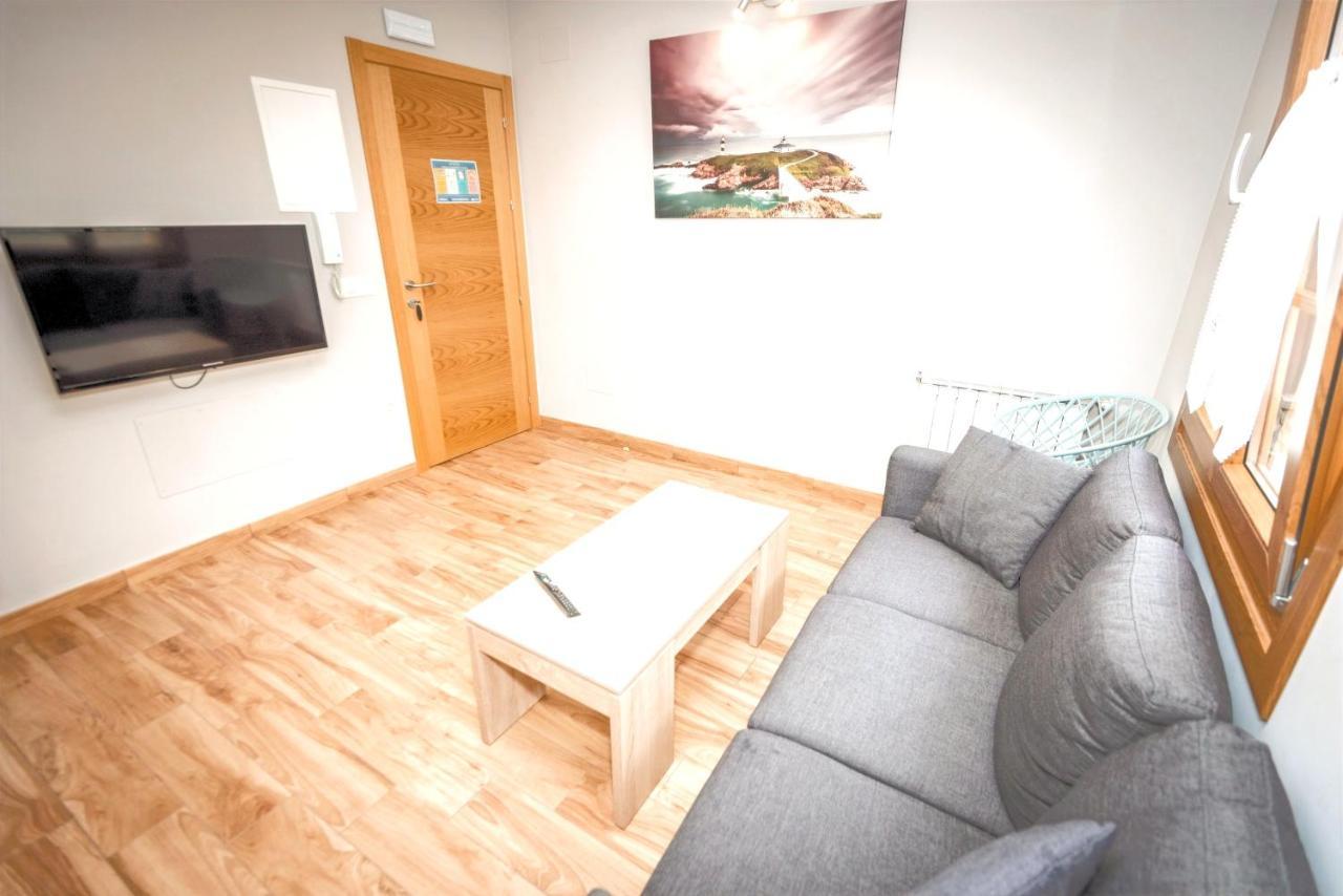 Apartamentos Navalin Тапия-де-Касарьего Экстерьер фото