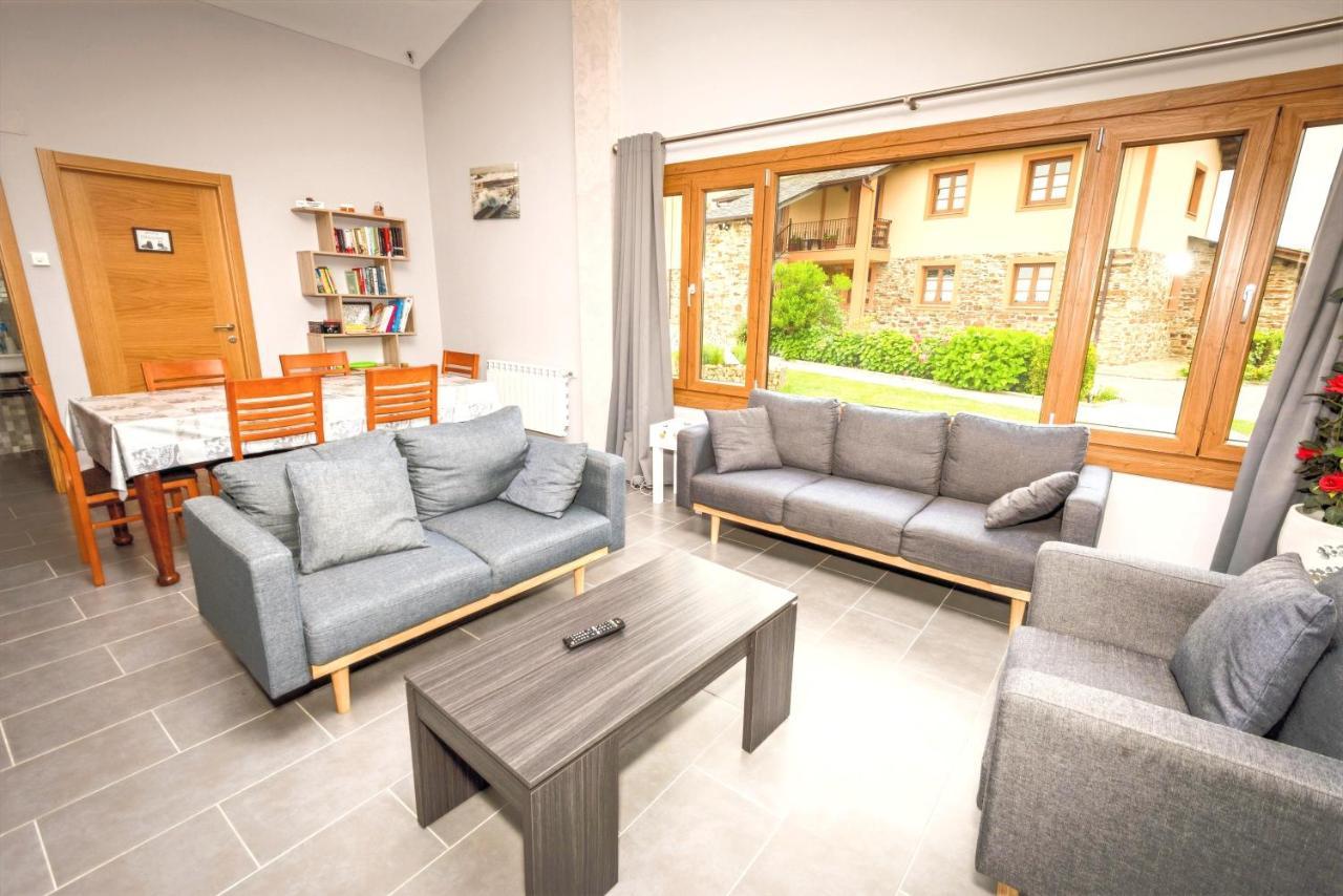 Apartamentos Navalin Тапия-де-Касарьего Экстерьер фото