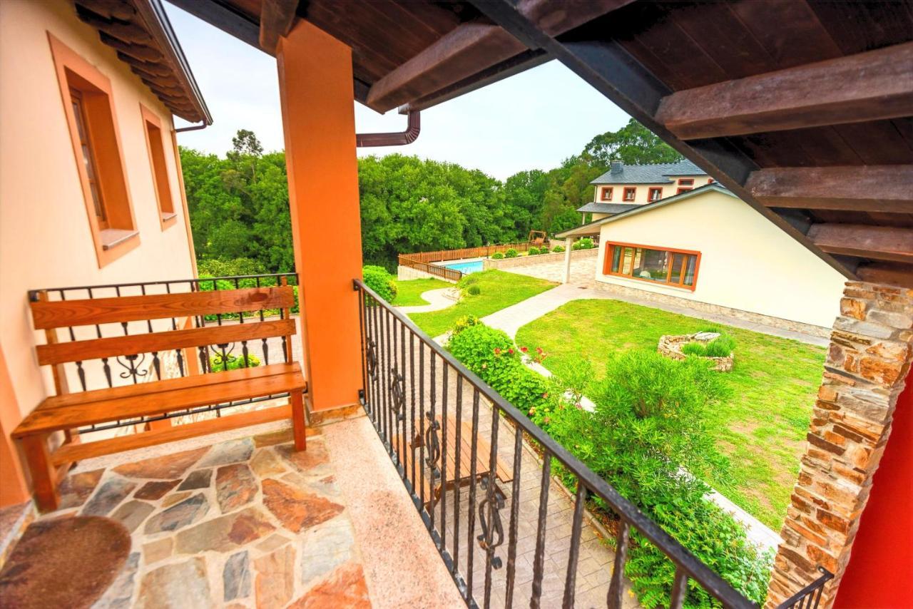 Apartamentos Navalin Тапия-де-Касарьего Экстерьер фото