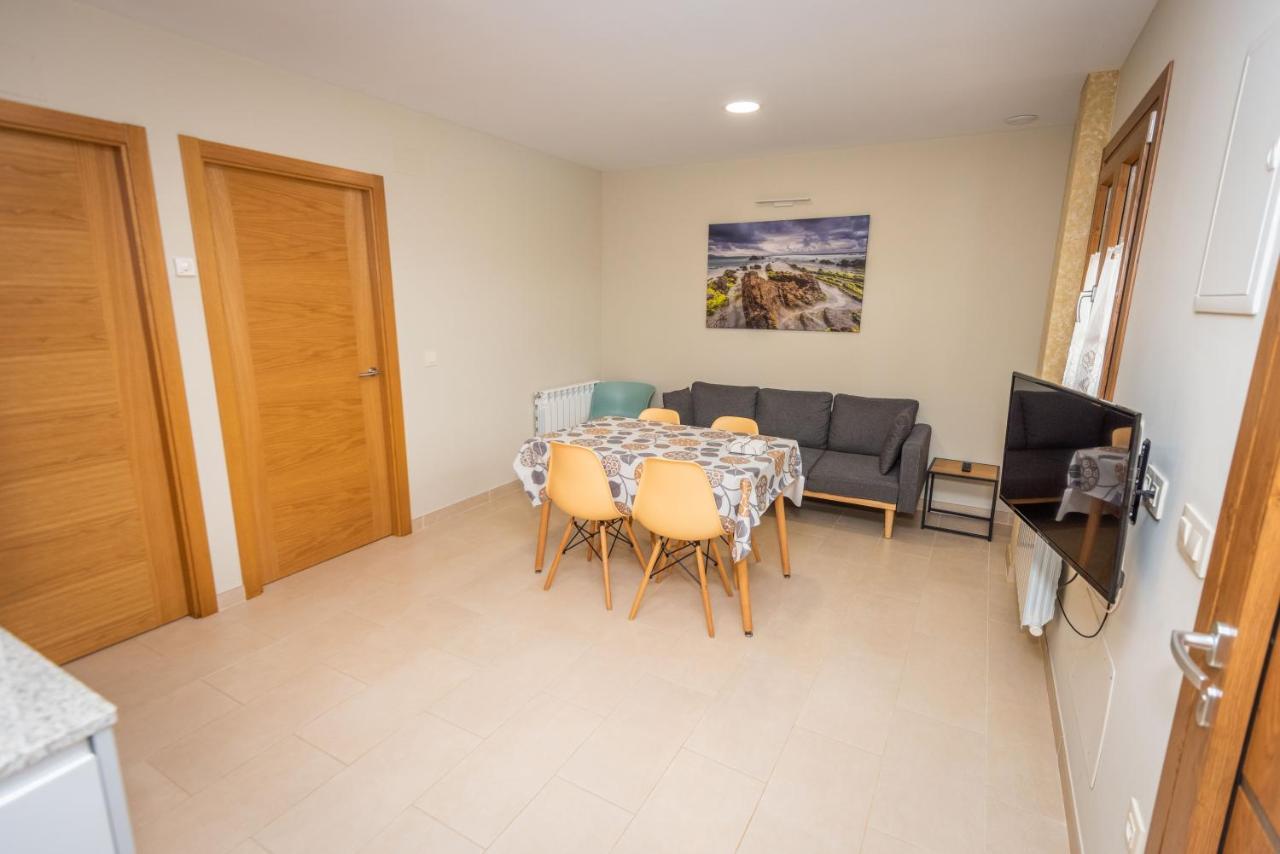 Apartamentos Navalin Тапия-де-Касарьего Экстерьер фото