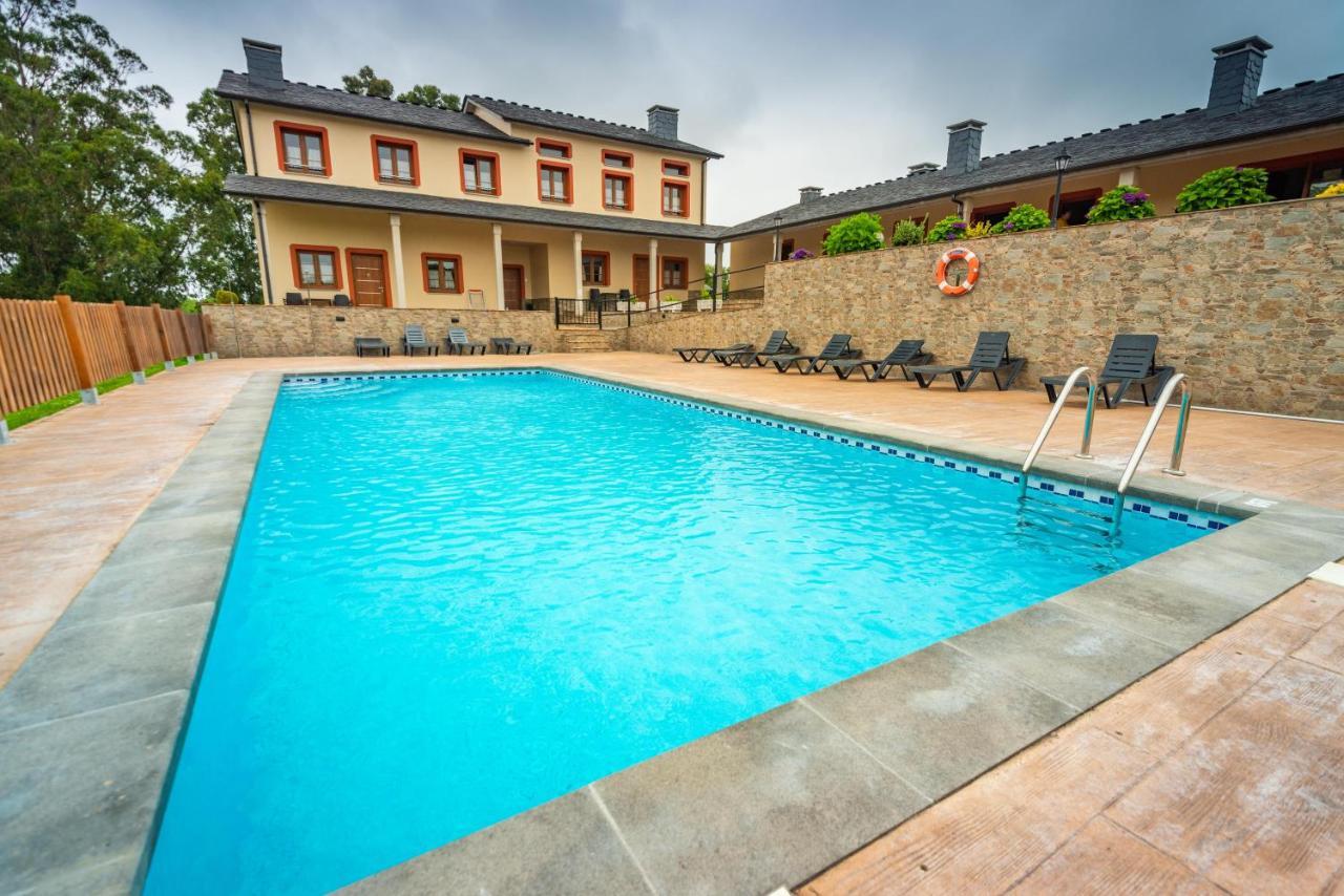 Apartamentos Navalin Тапия-де-Касарьего Экстерьер фото