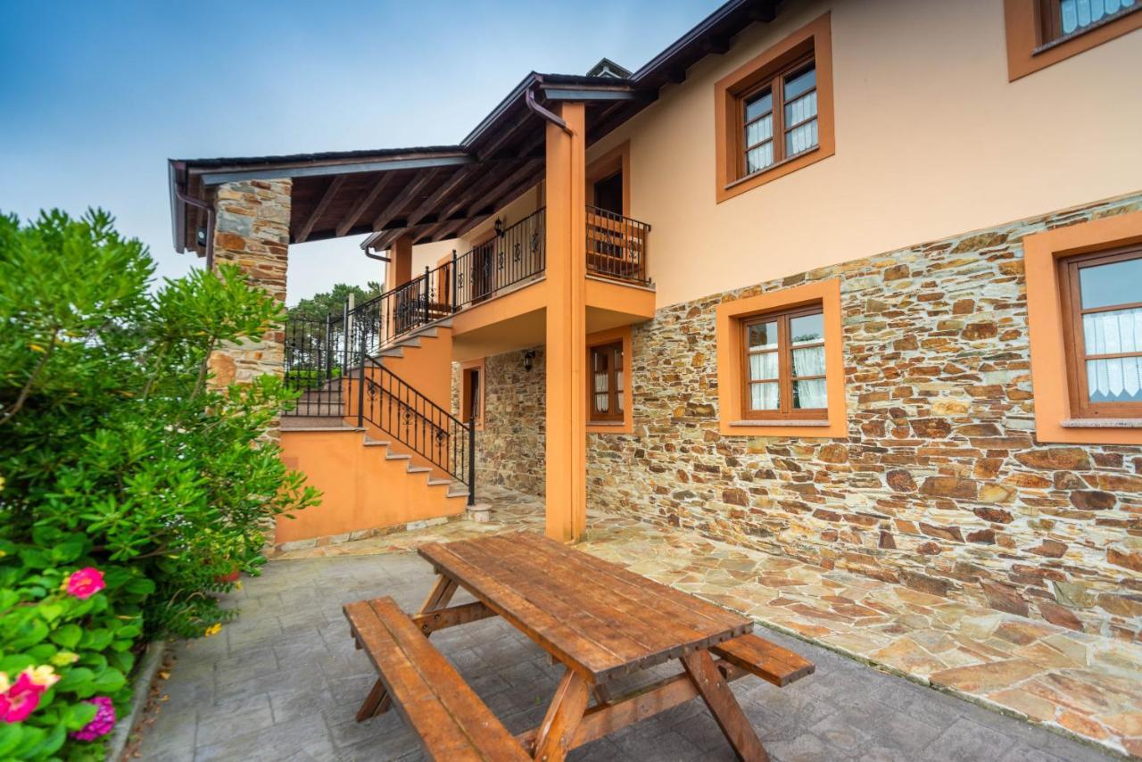 Apartamentos Navalin Тапия-де-Касарьего Экстерьер фото