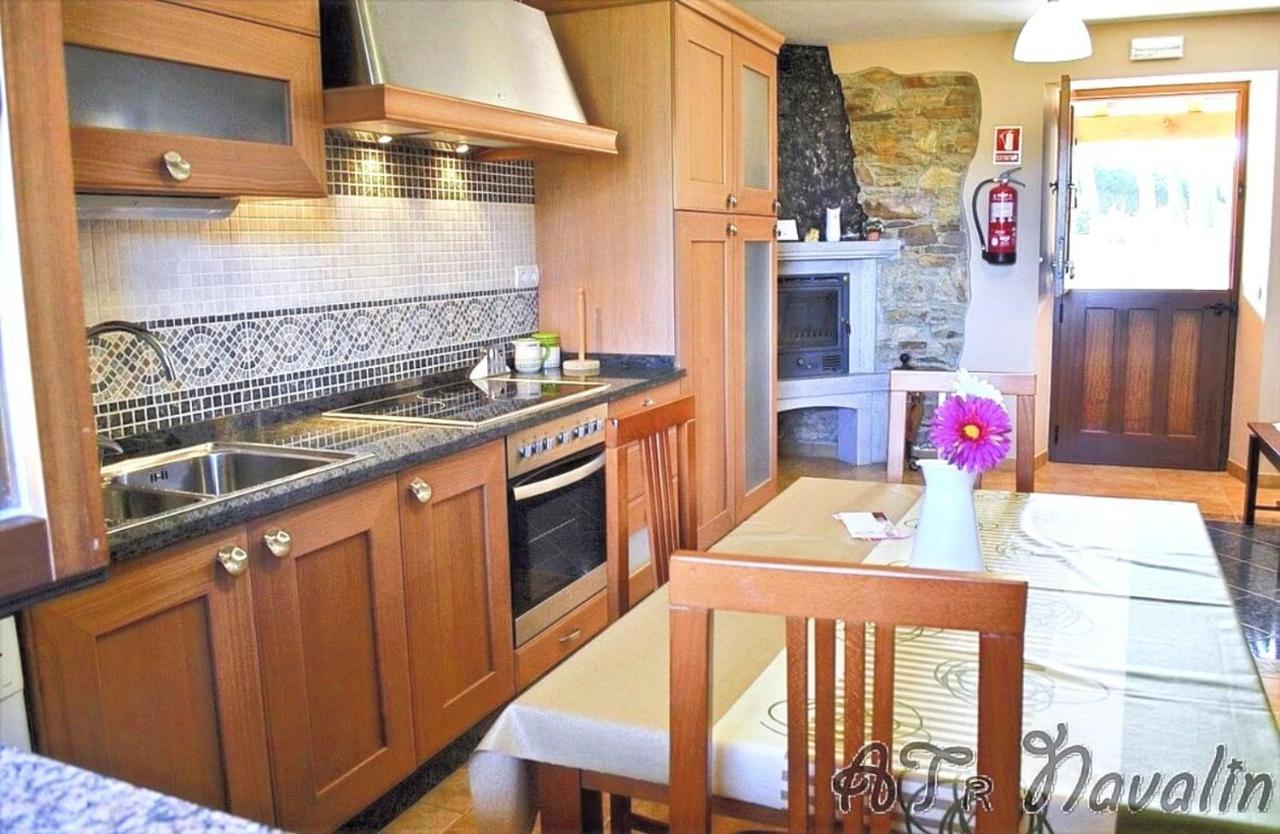 Apartamentos Navalin Тапия-де-Касарьего Экстерьер фото